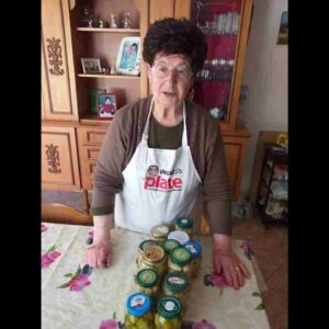 italian nonna makes pickled artichokes hearts g0bhR0tB3w0