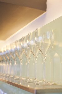 restaurant rack with wine glasses HPn9Nedhfg thumb