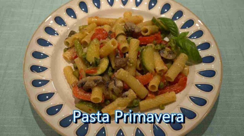 italian grandma makes pasta primavera RH5Qe1VK9Bg