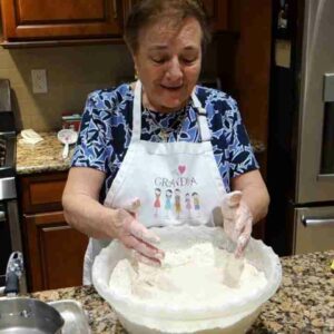 italian grandma makes zeppole BUbUFQvIr4