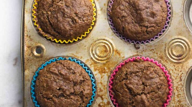 Baking small batch gingerbread cupcakes