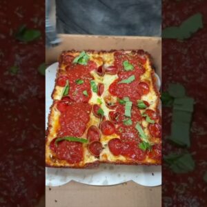 the detroit pizza at peels on wheels in rochester ukVzbfNZuBc